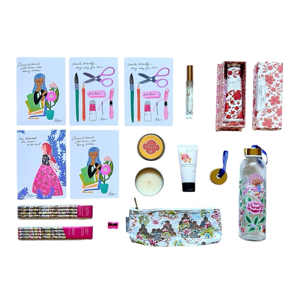 Margot Elena Summer 2019 Subscription Box 14 Pieces Candle Lotion Glass Bottle